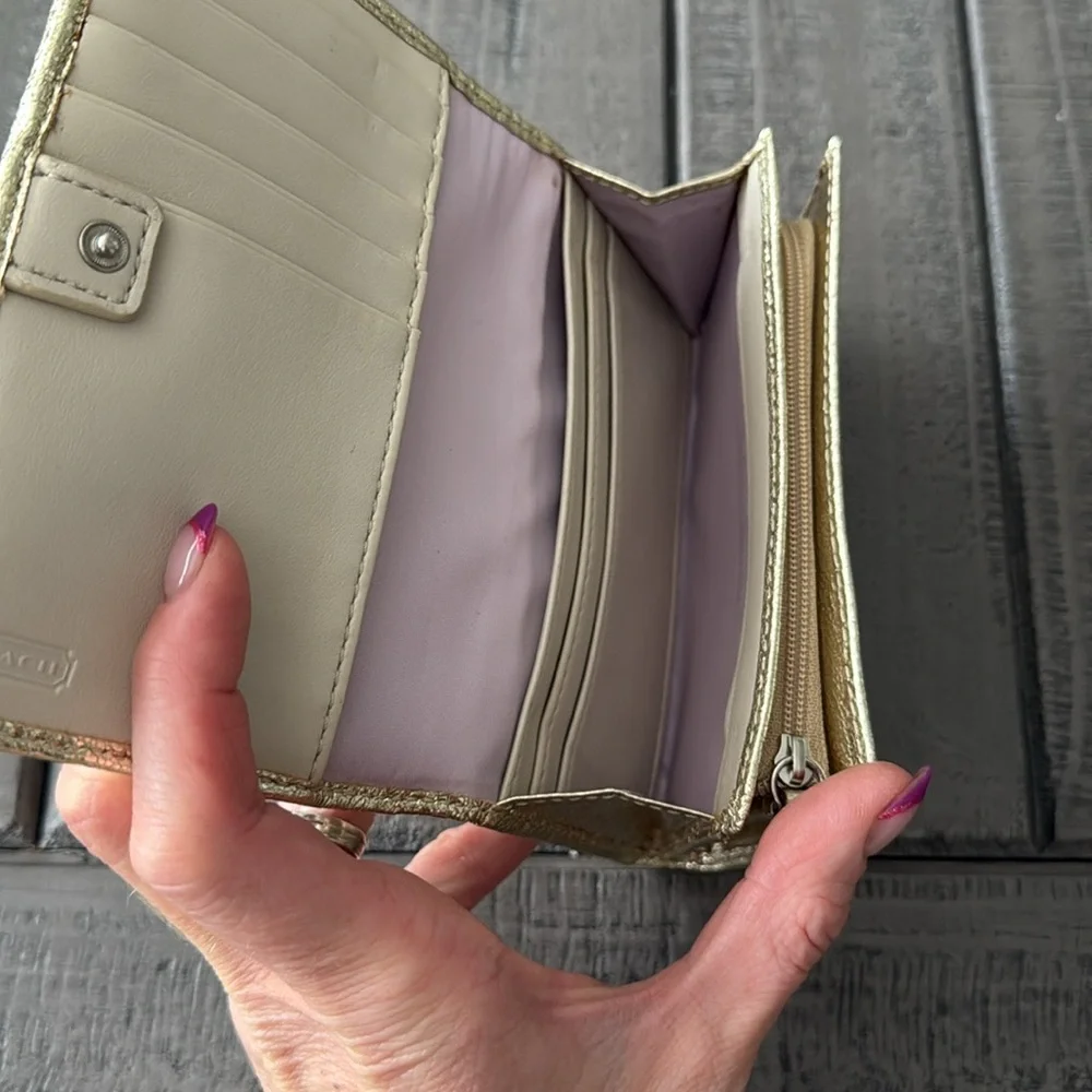 NWOT Coach Light Gold, Cream & Purple Women's Wallet - Picture 5 of 7